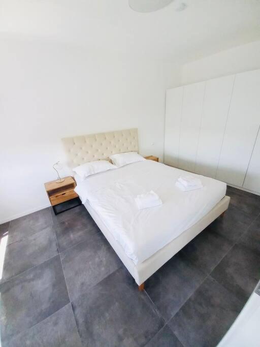 One Comfortable Bedroom Flat With Terrace Apartment Luxembourg