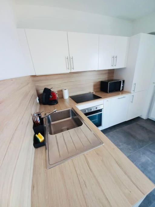 Apartment One Comfortable Bedroom Flat With Terrace *
