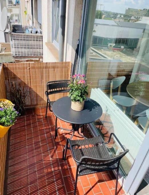 One Comfortable Bedroom Flat With Terrace *